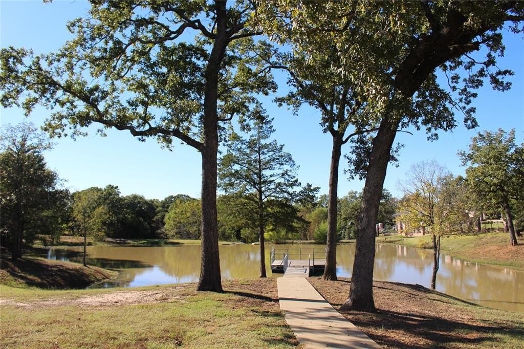 0.6 acres in Grayson County gallery image 2