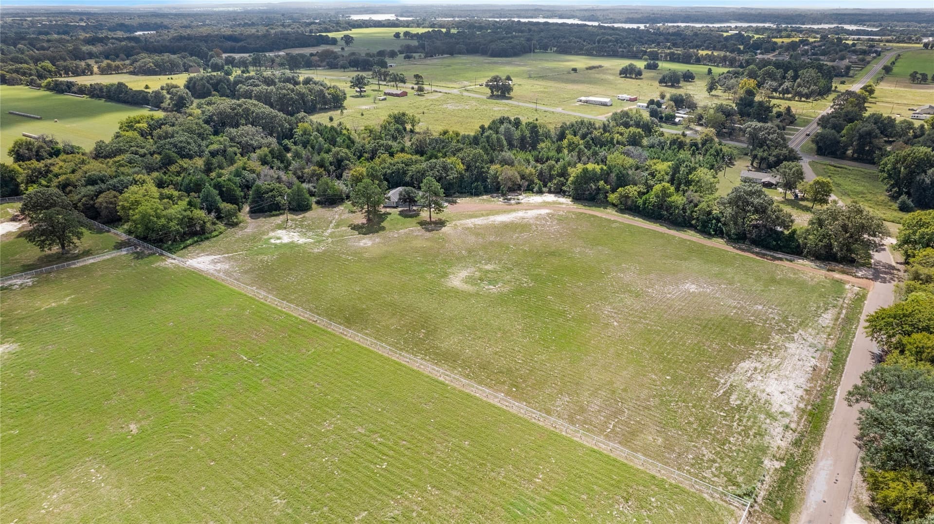 10.64 acres in Henderson County