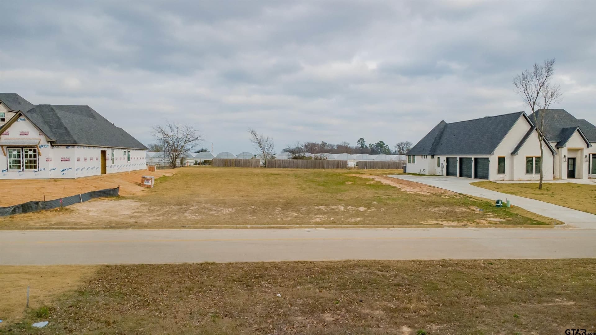 0.5 acres in Smith County - photo 4