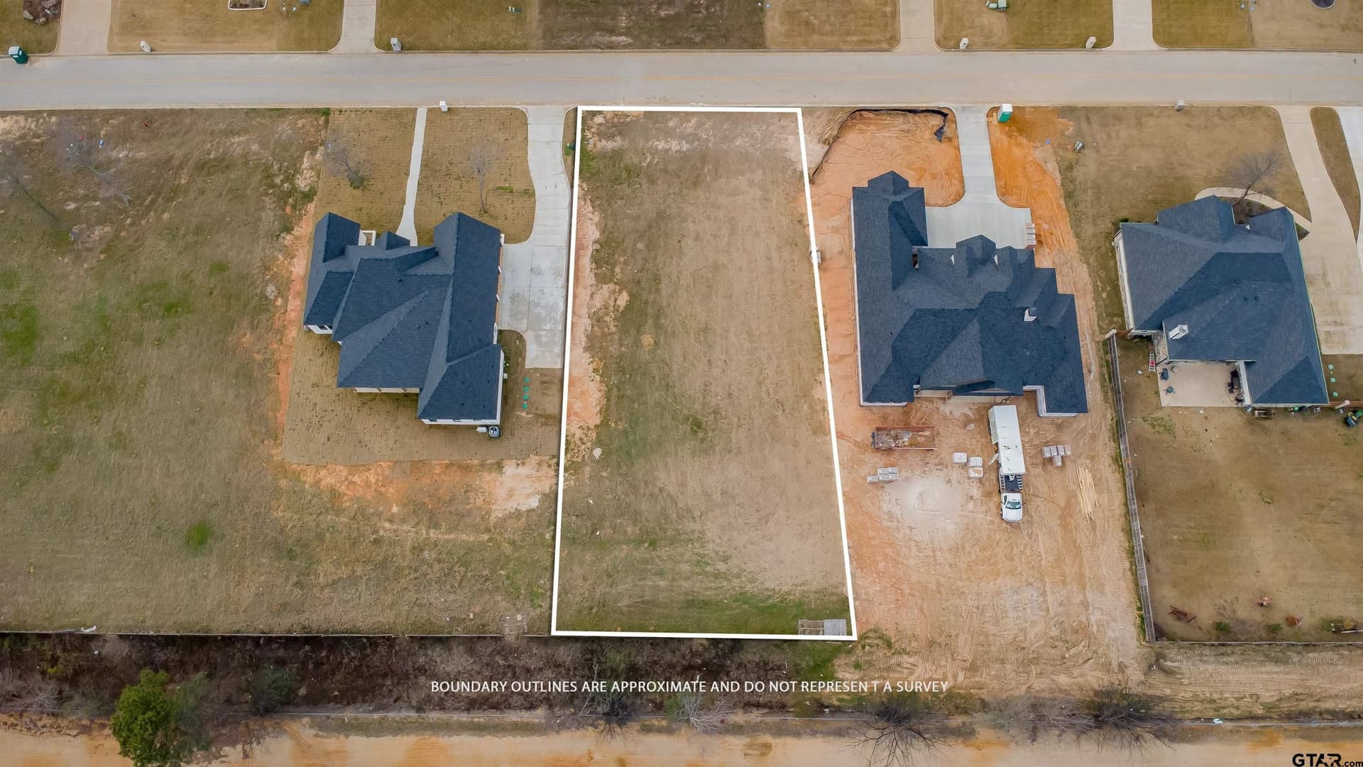 0.5 acres in Smith County - photo 3