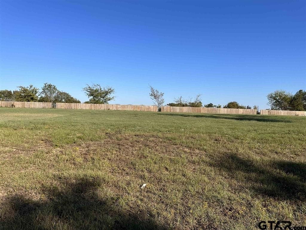 0.5 acres in Smith County - photo 16