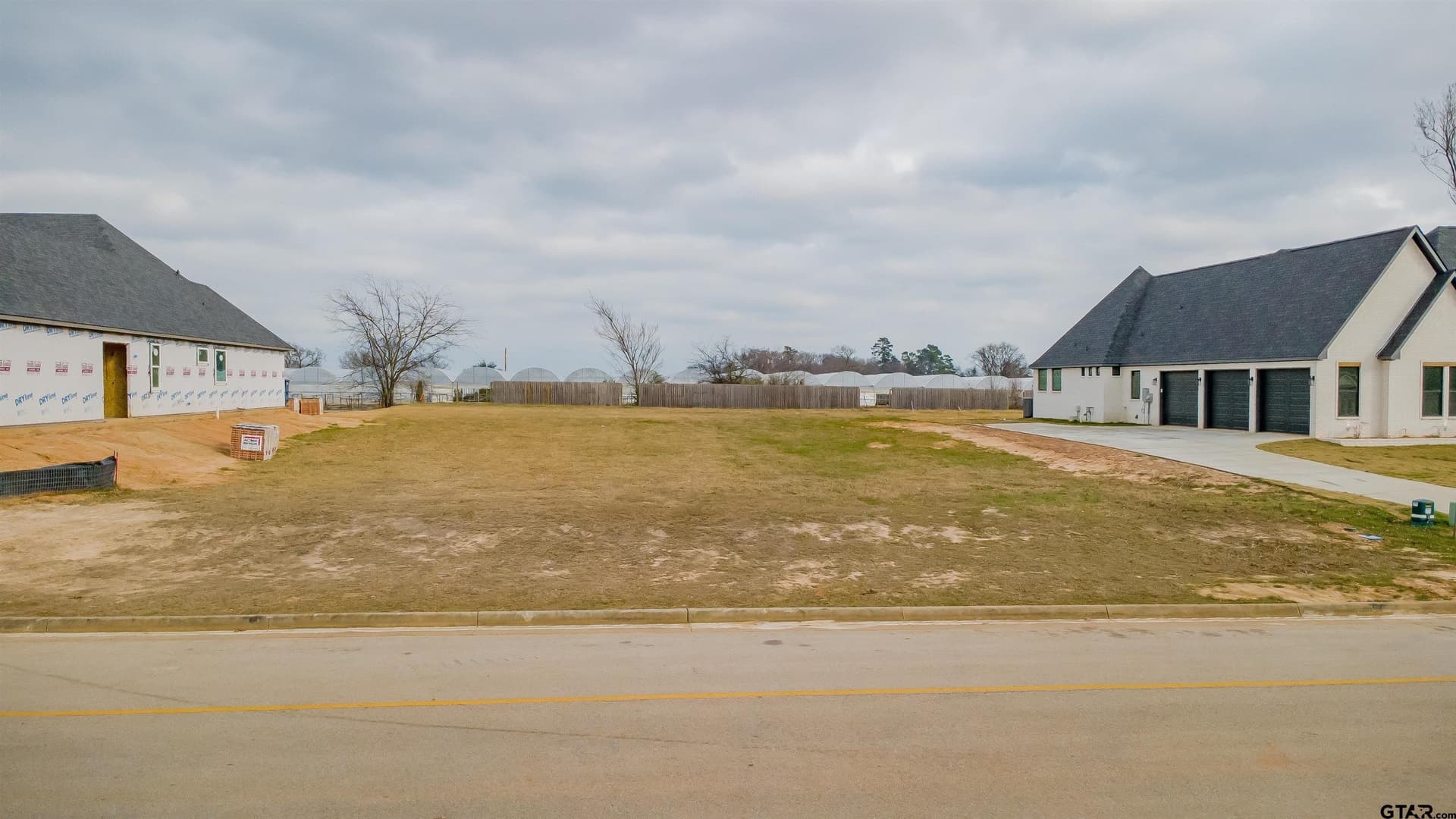 0.5 acres in Smith County - photo 2