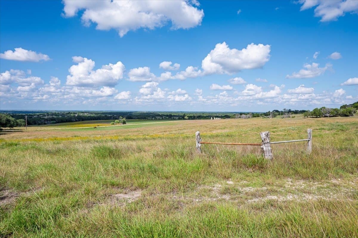 563.17 acres in Coryell County - photo 34