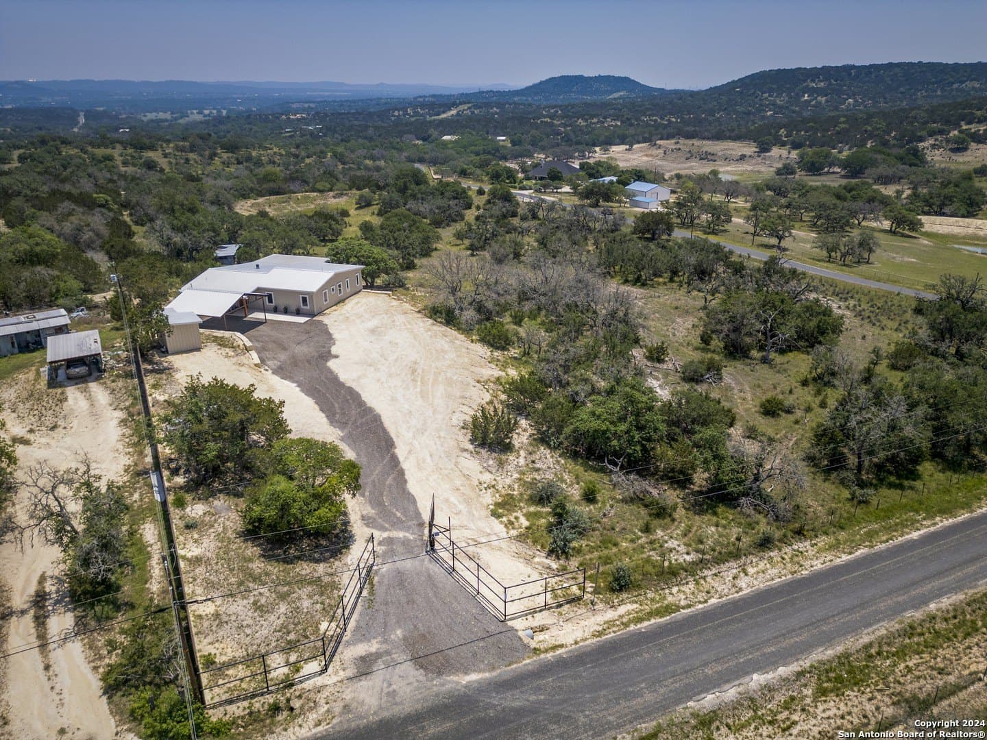 10 acres in Kerr County gallery image 4