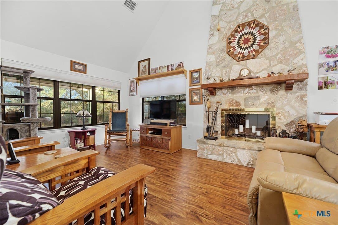 10.02 acres in Comal County - photo 4