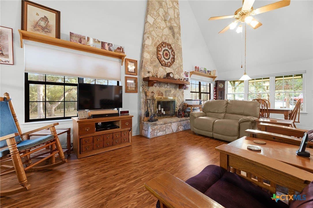 10.02 acres in Comal County - photo 6