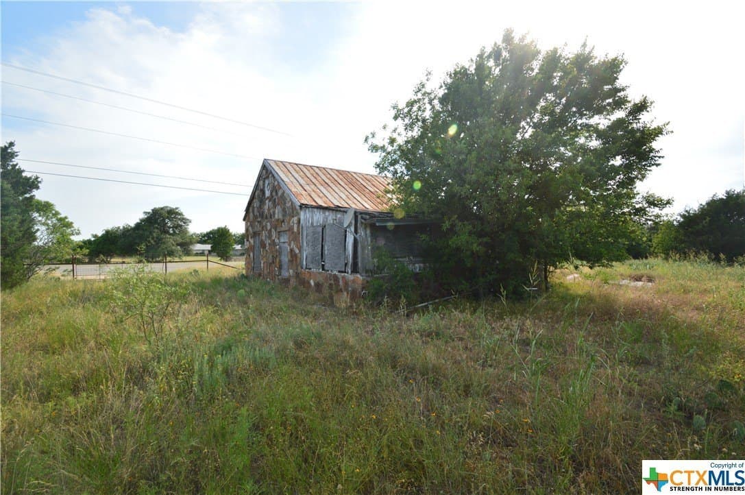 23.19 acres in Lampasas County - photo 2