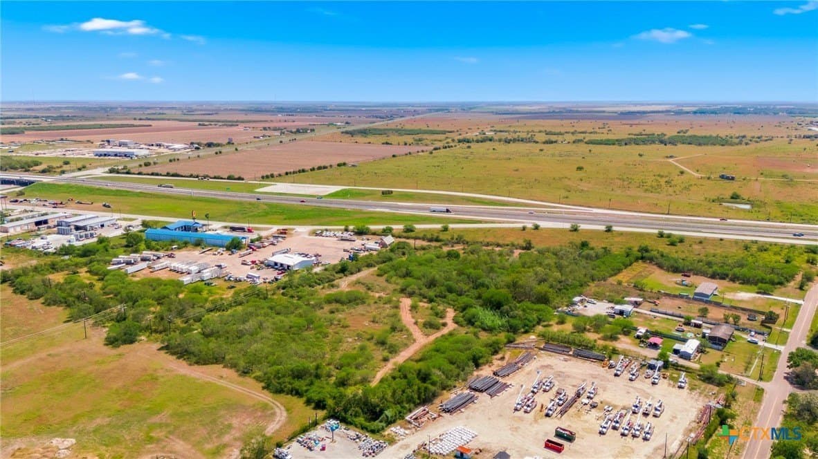 10 acres in Victoria County - photo 6