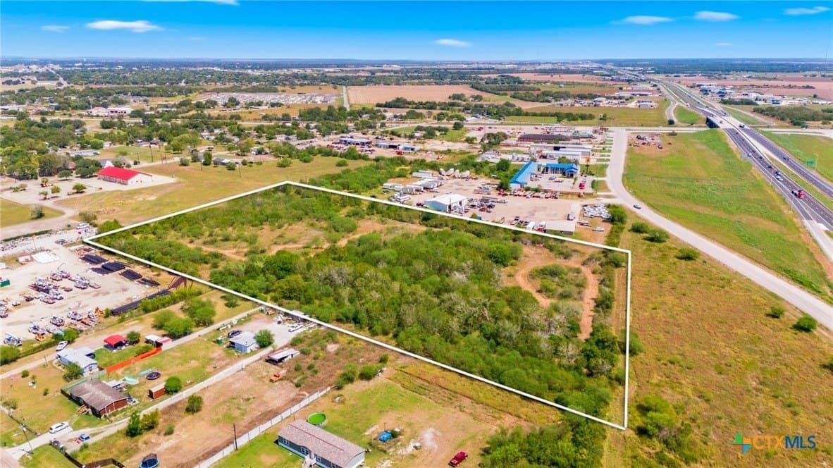 10 acres in Victoria County - photo 11