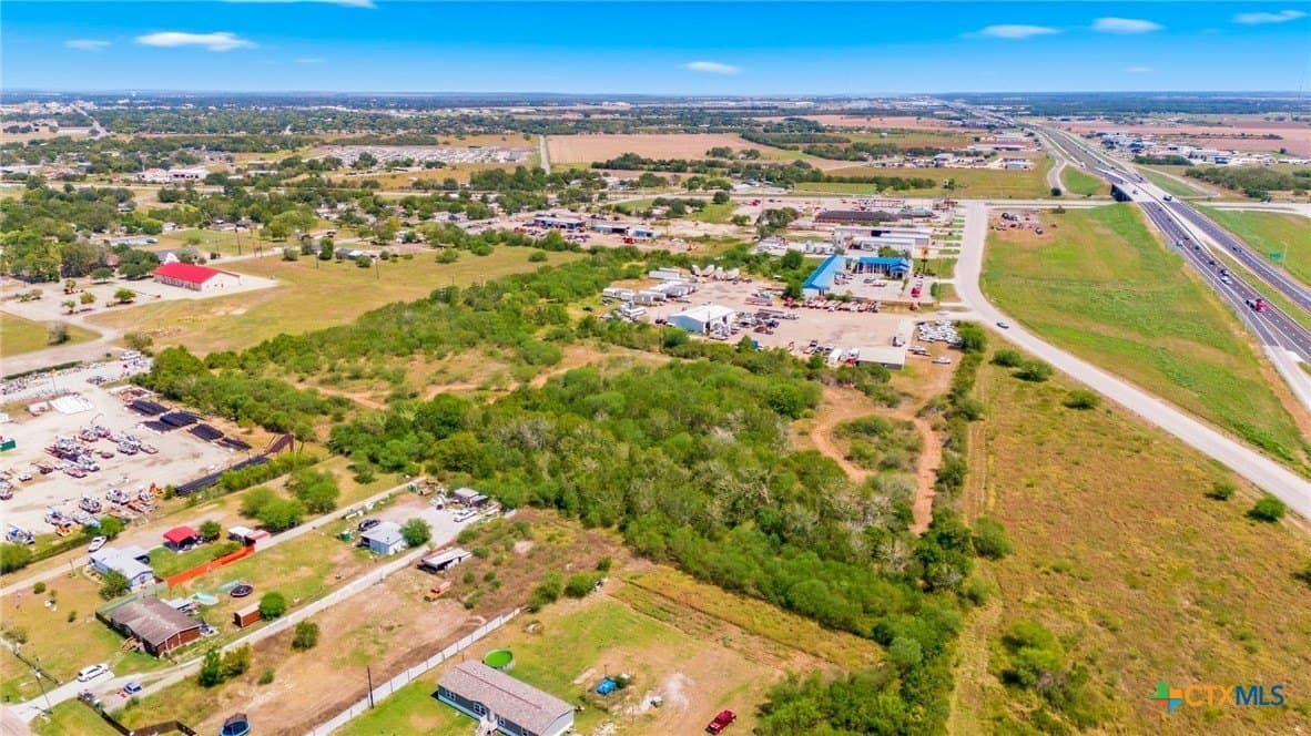 10 acres in Victoria County - photo 12