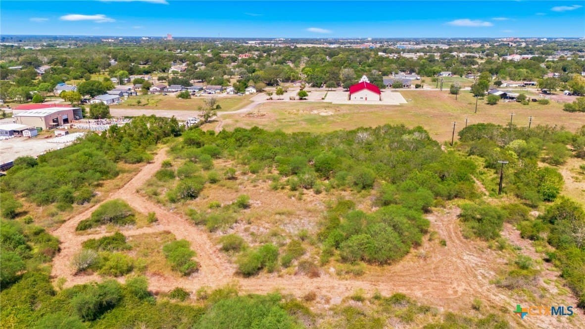 10 acres in Victoria County - photo 16