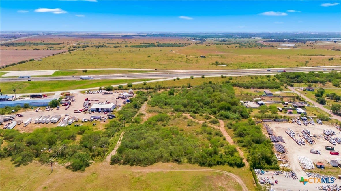 10 acres in Victoria County - photo 15