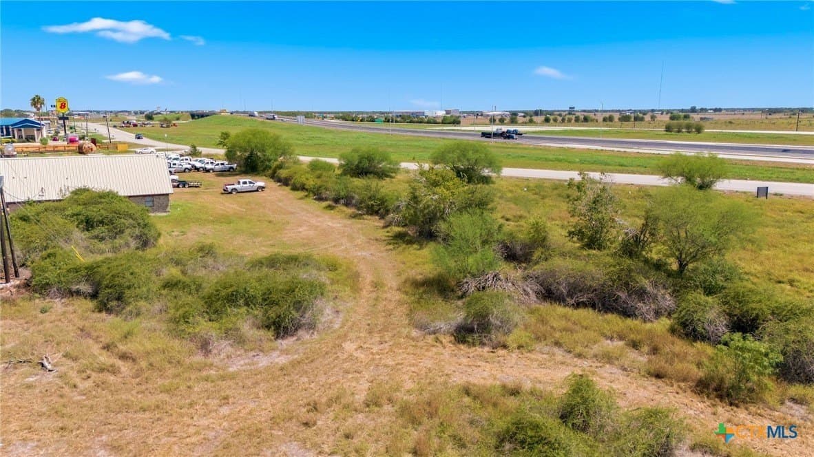 10 acres in Victoria County - photo 3