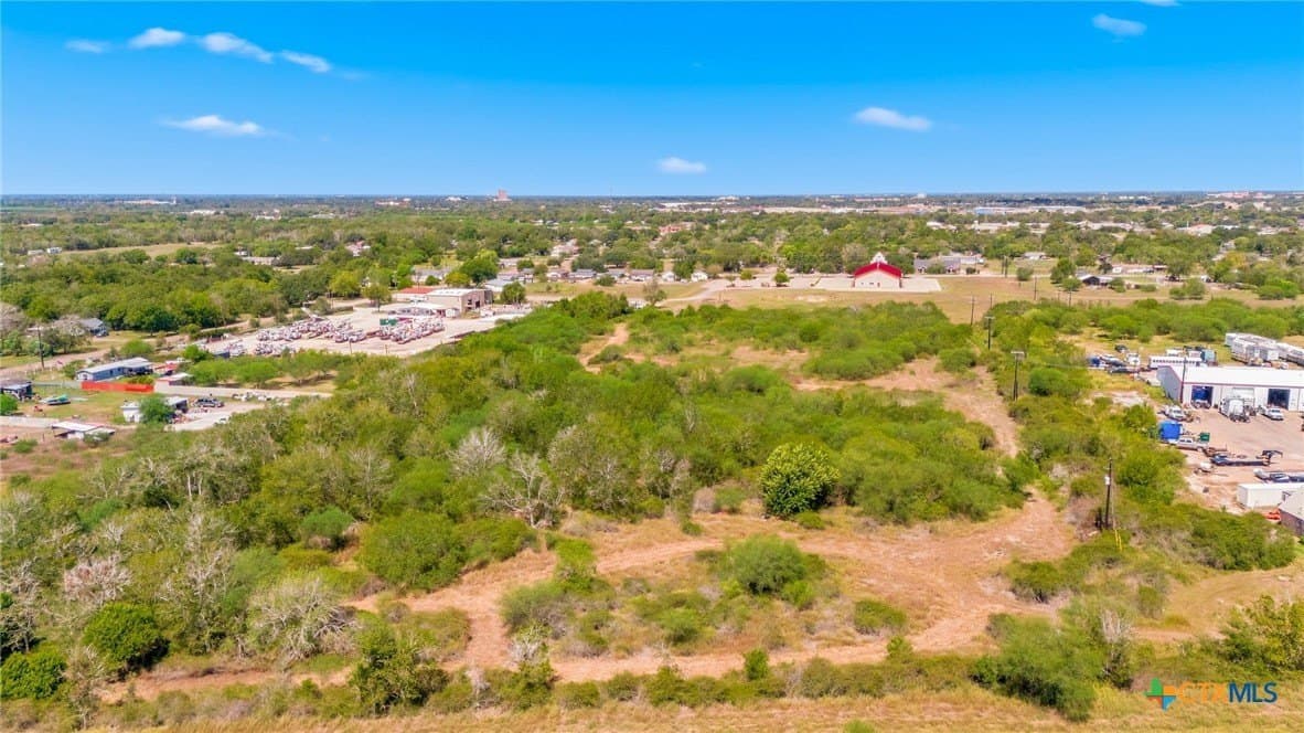10 acres in Victoria County - photo 18