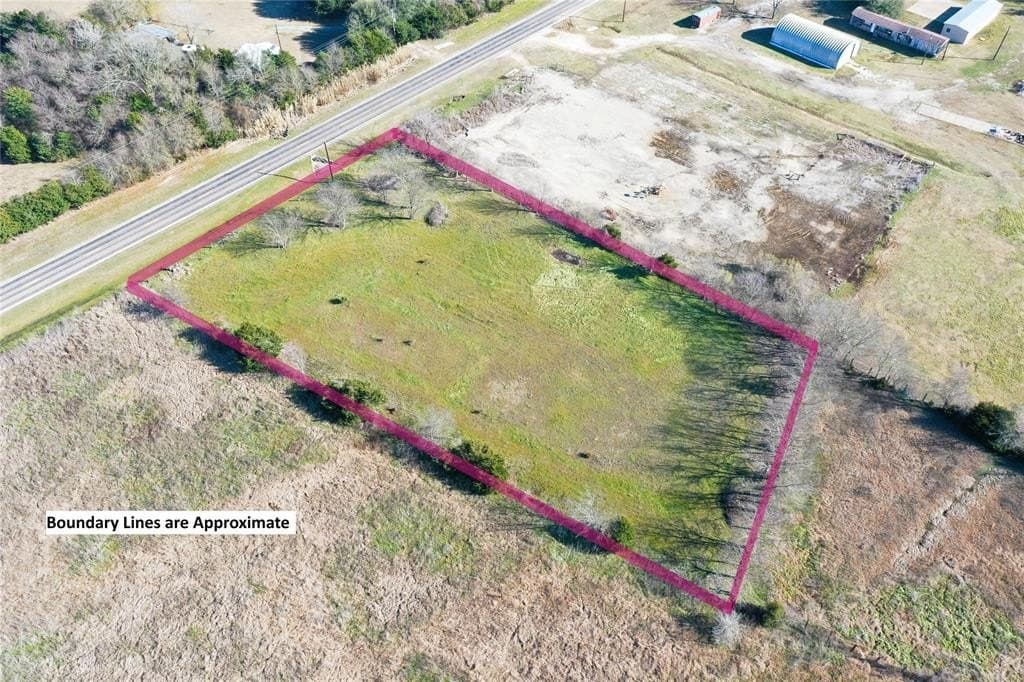 1.5 acres in Freestone County gallery image 3