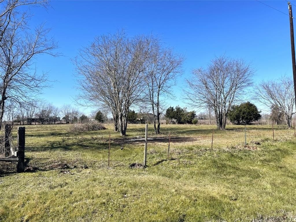 1.5 acres in Freestone County gallery image 4