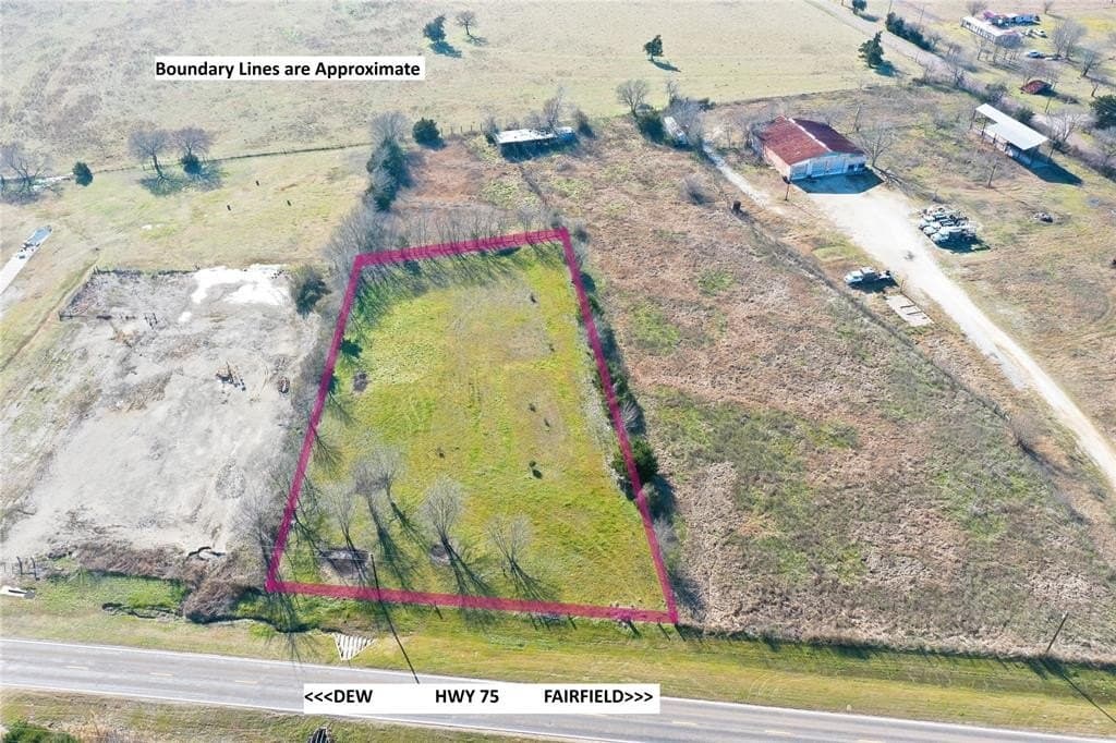 1.5 acres in Freestone County