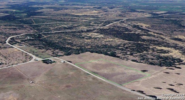 10 acres in Guadalupe County