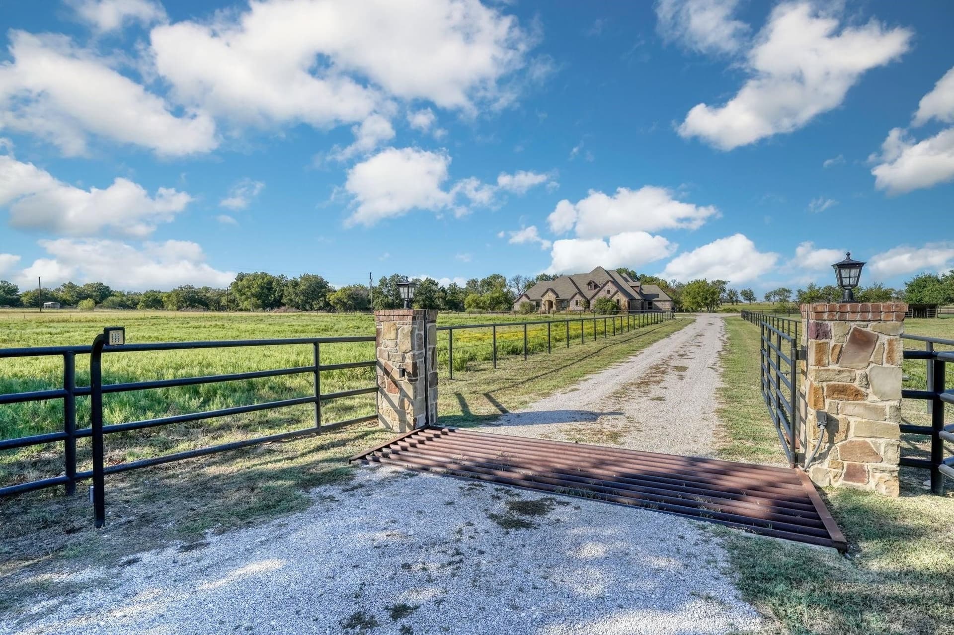 10.71 acres in Denton County gallery image 2