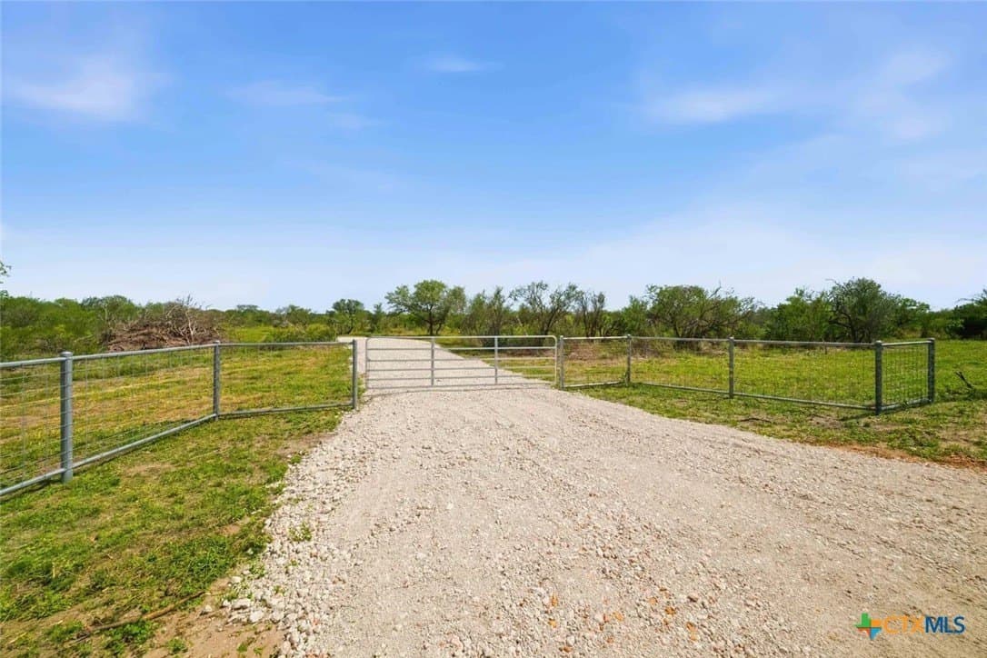 11.74 acres in Goliad County - photo 7