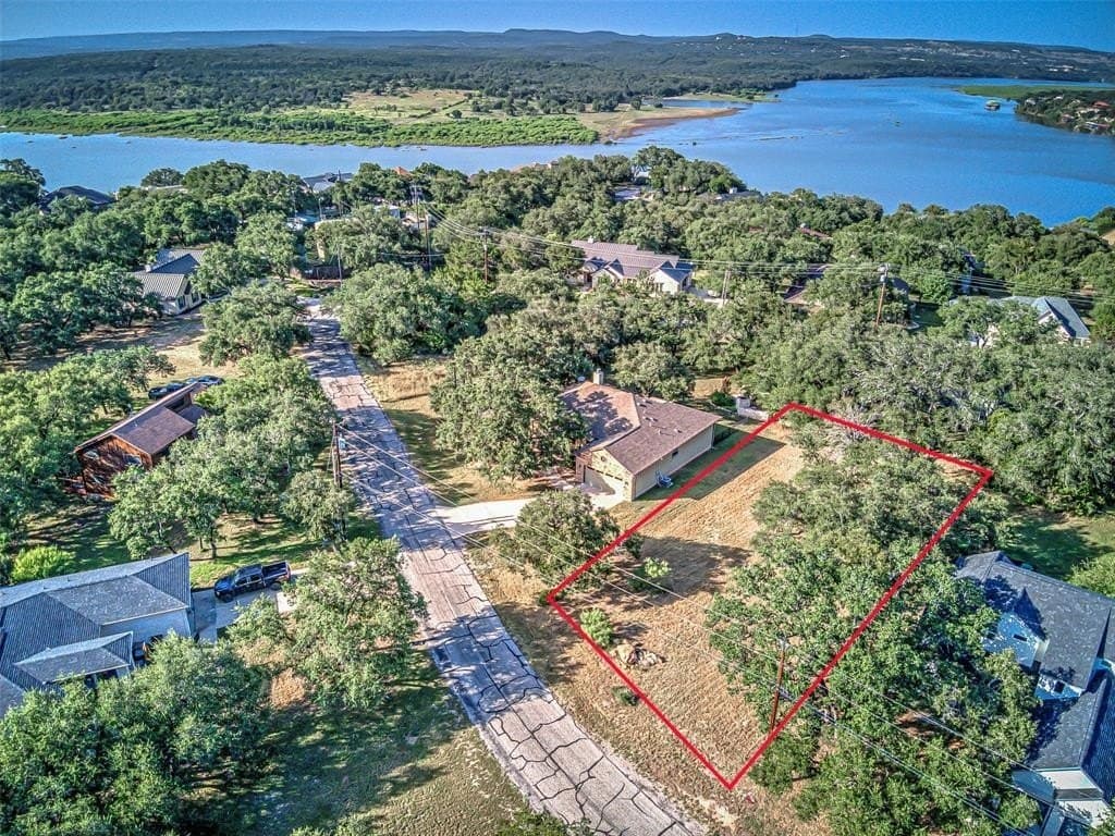 0.27 acres in Burnet County gallery image 3