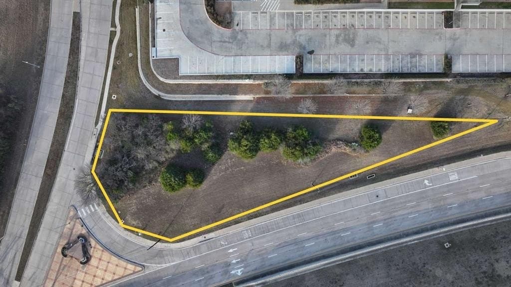 0.84 acres in Dallas County gallery image 2