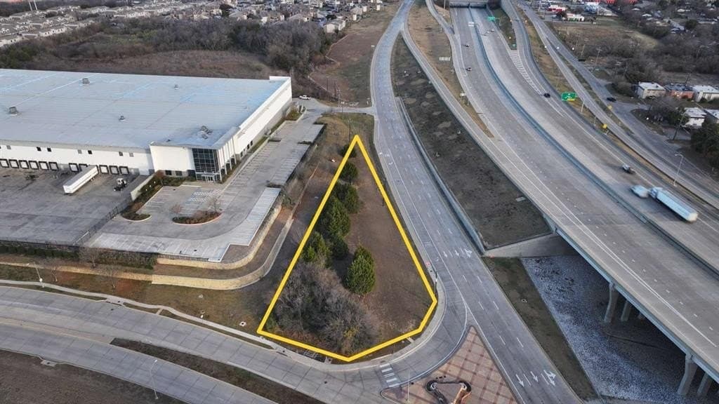 0.84 acres in Dallas County gallery image 3