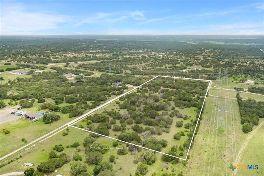 10.08 acres in Lampasas County