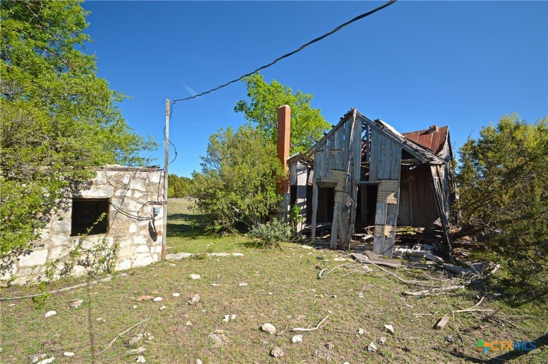 162.03 acres in Lampasas County - photo 16