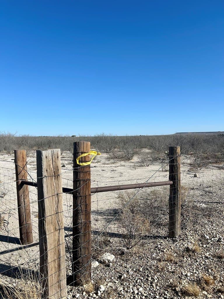 11.5 acres in Pecos County gallery image 2