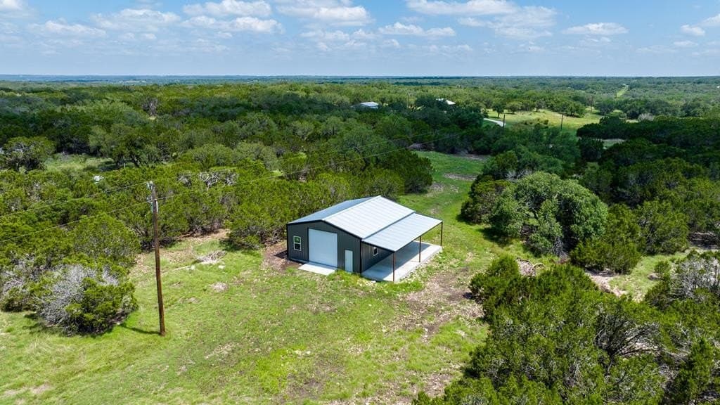21.9 acres in Kimble County