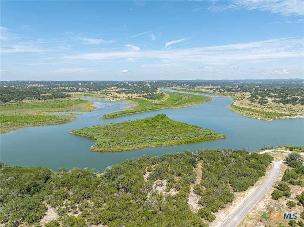 4.2 acres in Comal County gallery image 3