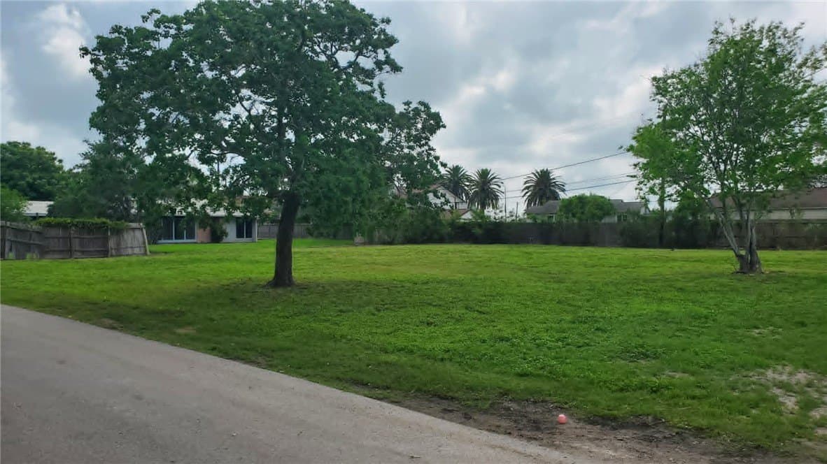 0.34 acres in Nueces County - photo 8