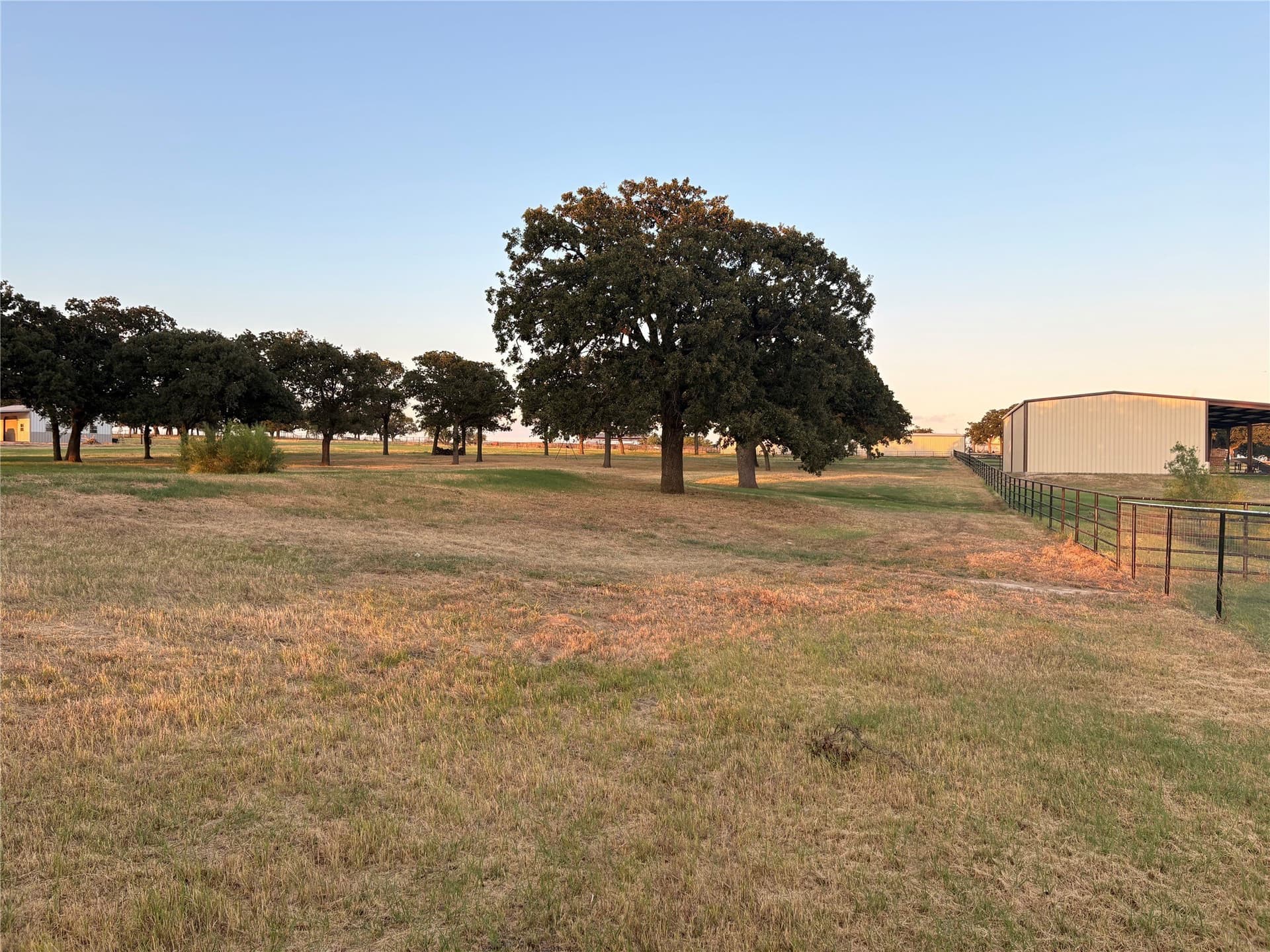 3.85 acres in Parker County gallery image 3