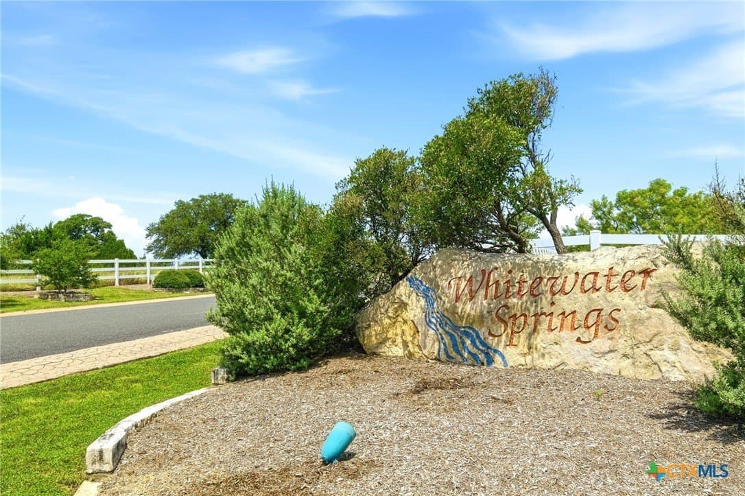 2.82 acres in Burnet County