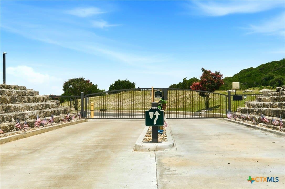 2.82 acres in Burnet County gallery image 3