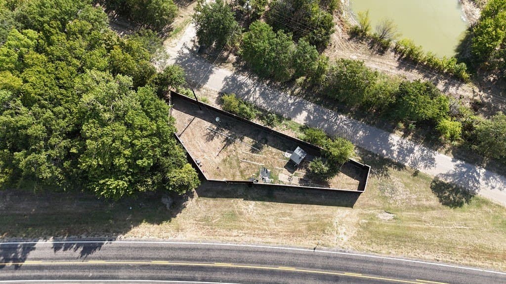 0.33 acres in Hunt County - photo 9