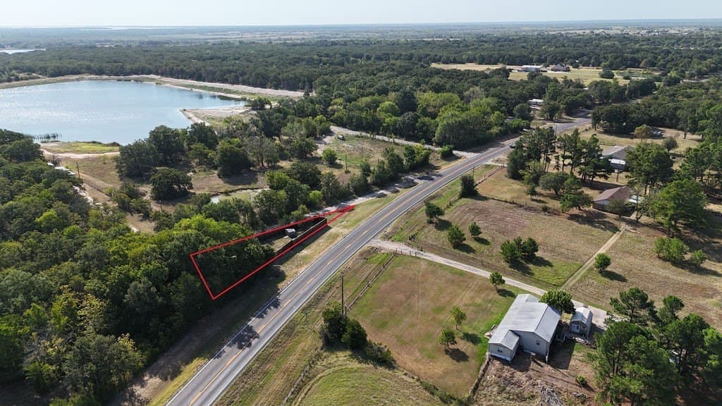 0.33 acres in Hunt County - photo 14