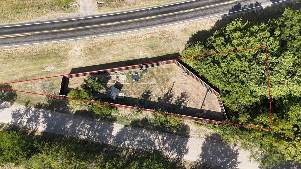 0.33 acres in Hunt County - photo 4