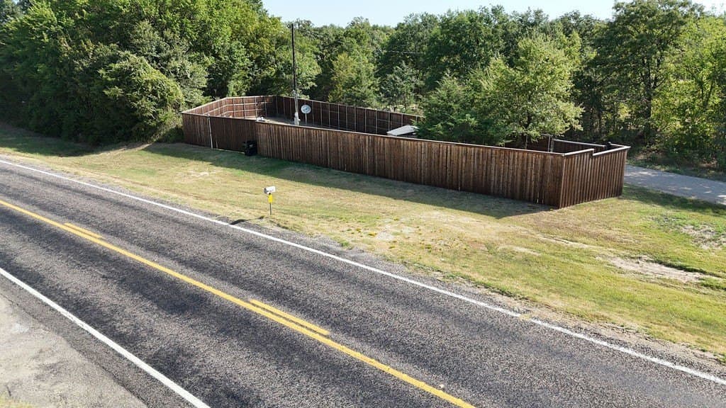 0.33 acres in Hunt County - photo 18