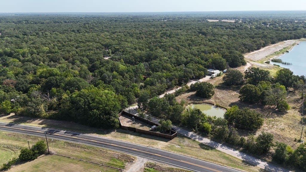 0.33 acres in Hunt County - photo 13