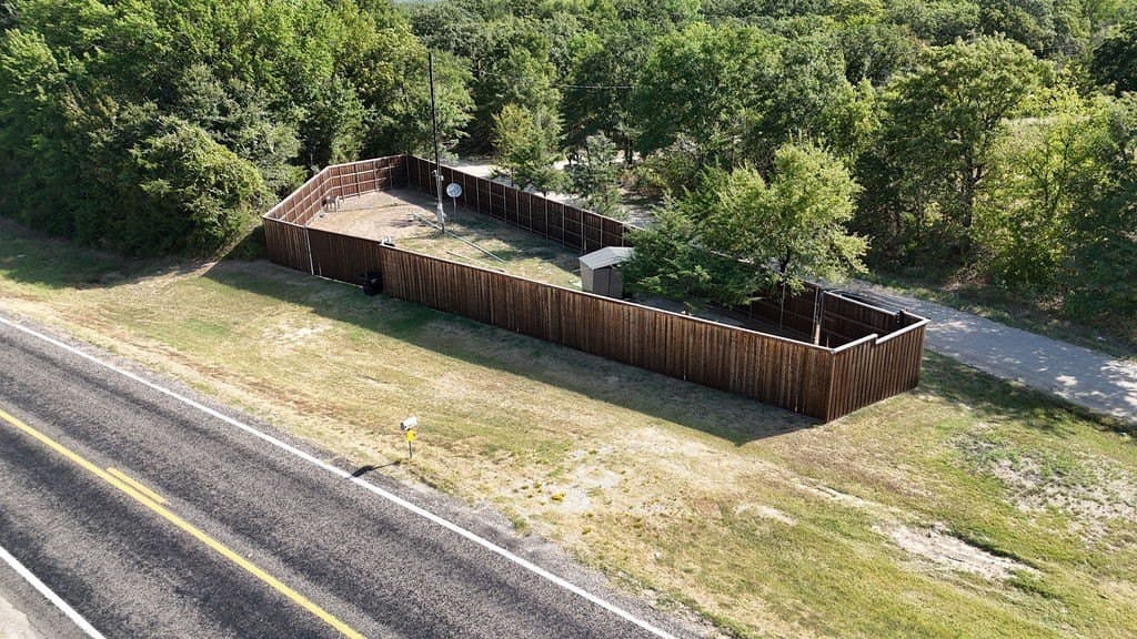 0.33 acres in Hunt County - photo 17