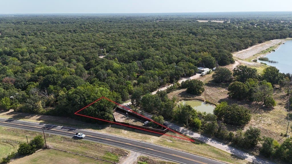 0.33 acres in Hunt County - photo 10