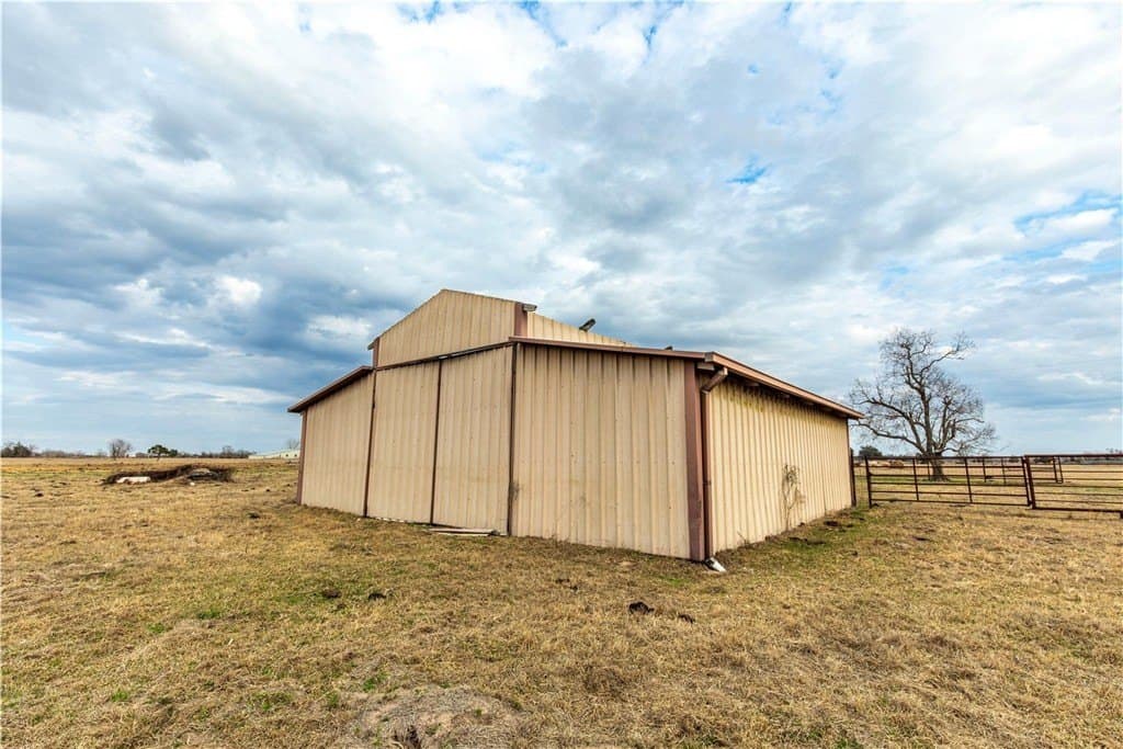 8.4 acres in AUSTIN County - photo 4