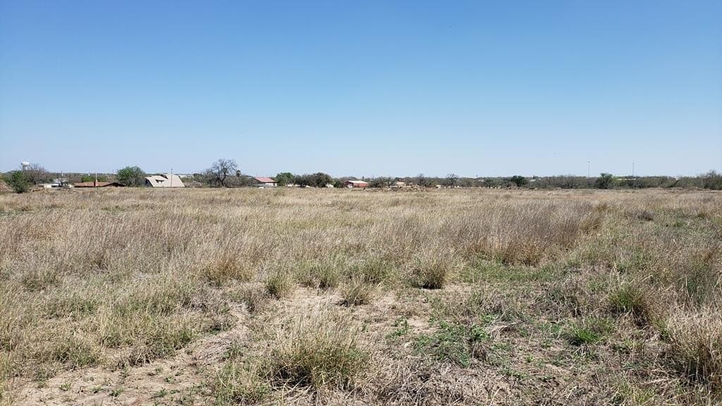 10.63 acres in Maverick County - photo 15