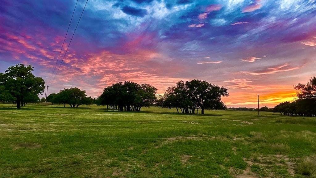 10.5 acres in Kimble County