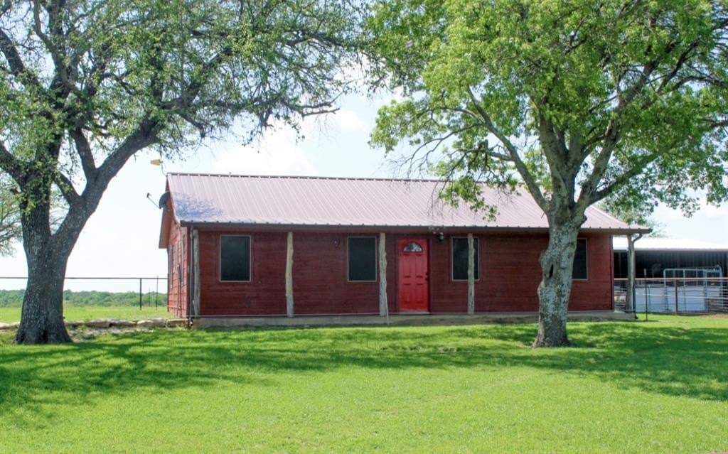 10 acres in Erath County