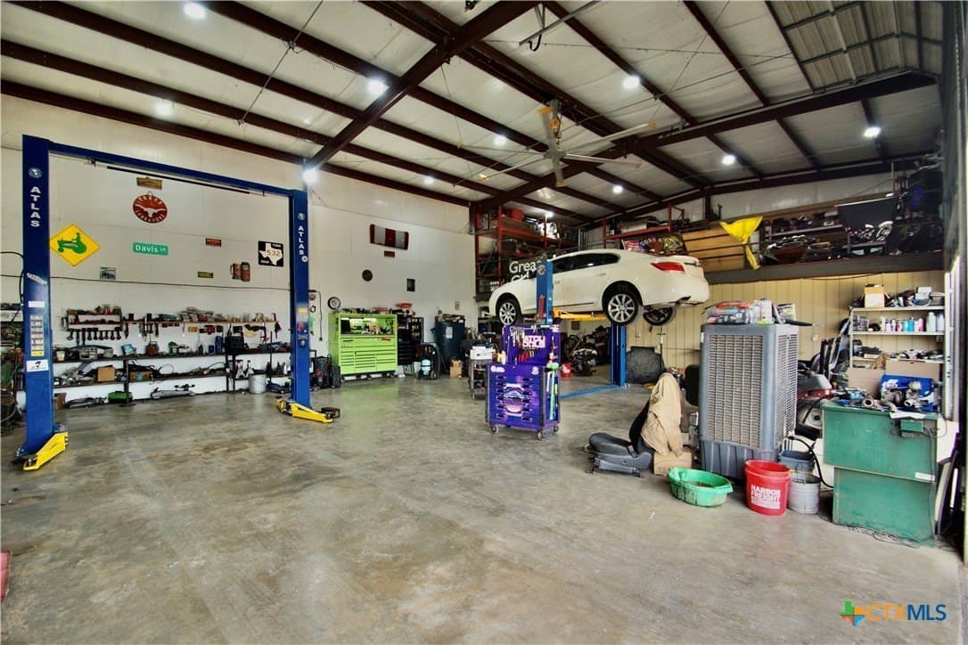 11.22 acres in Victoria County - photo 10