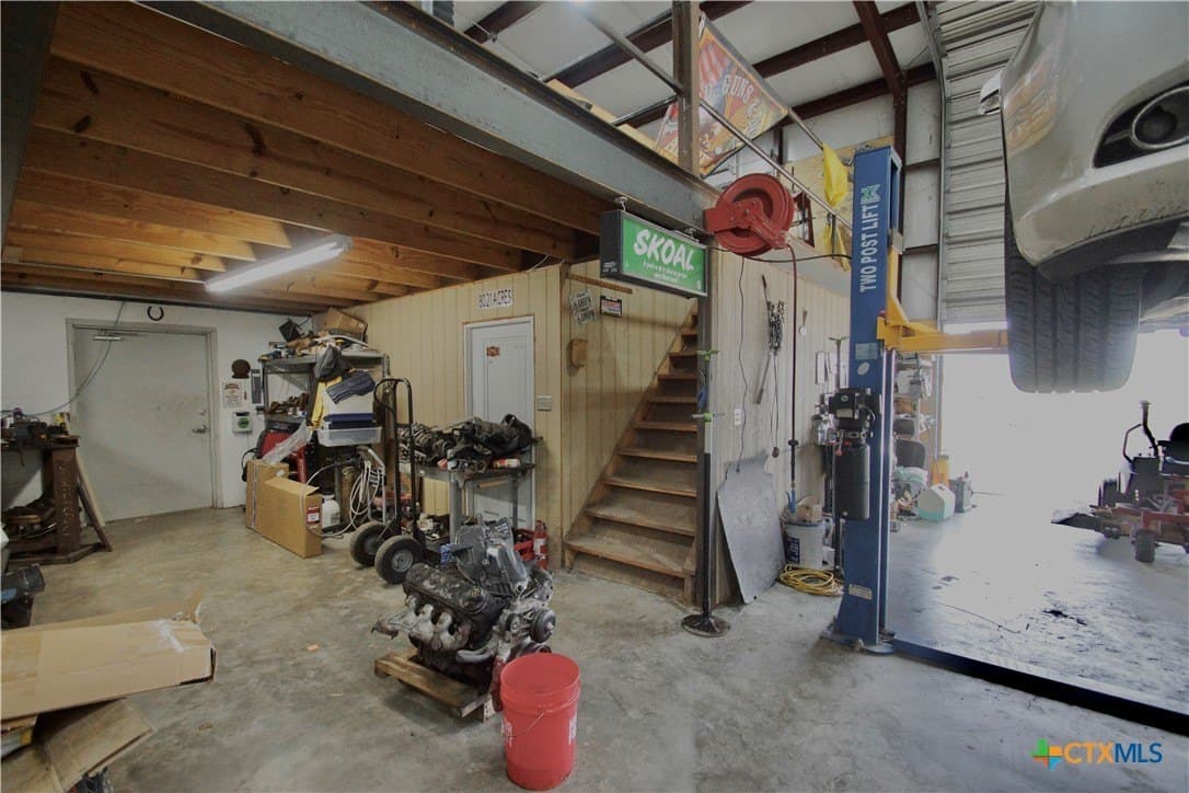 11.22 acres in Victoria County - photo 13
