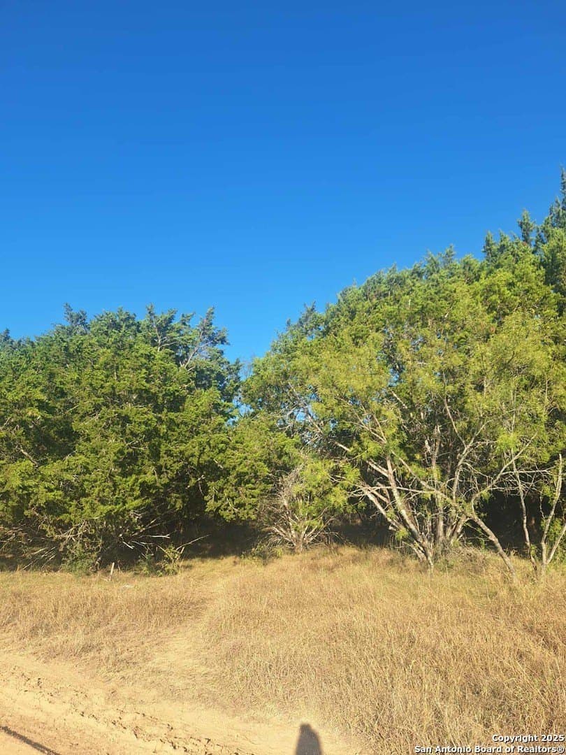 0.09 acres in Bandera County - photo 16